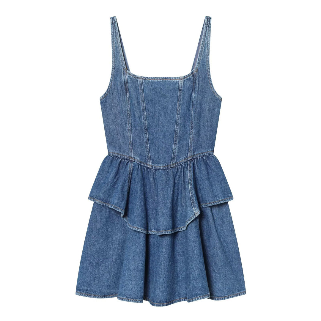Street style off-the-shoulder denim suspender dress