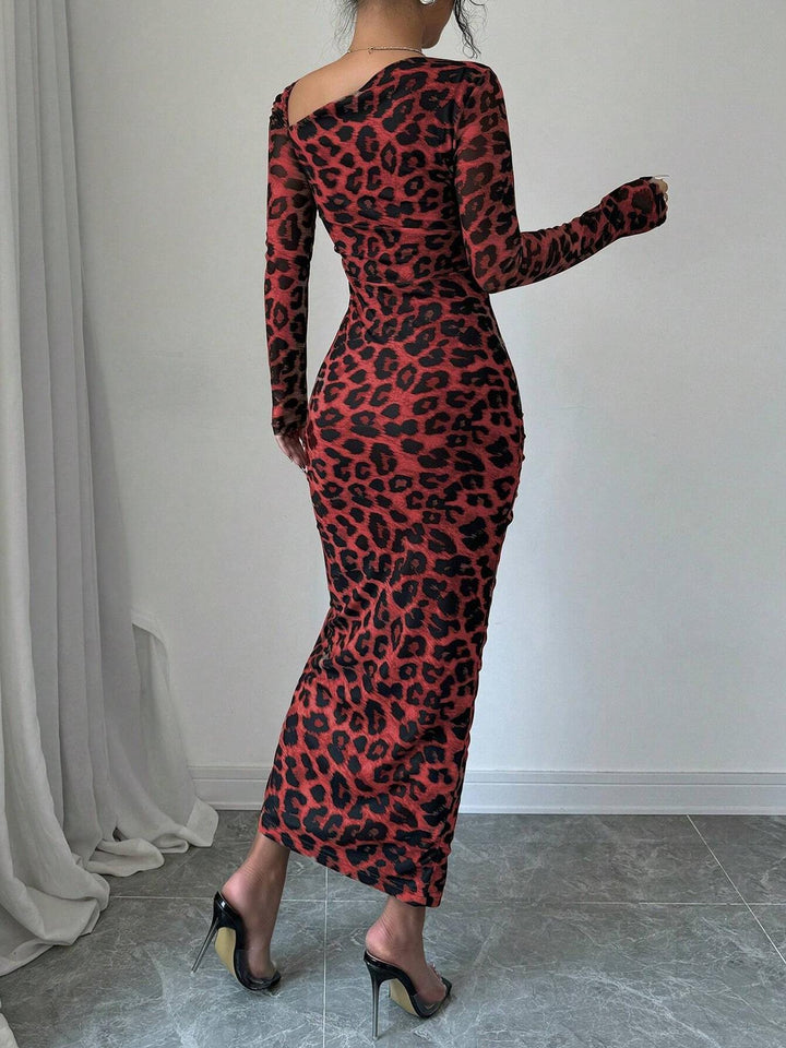 Slim-fit drawstring long-sleeved leopard print dress