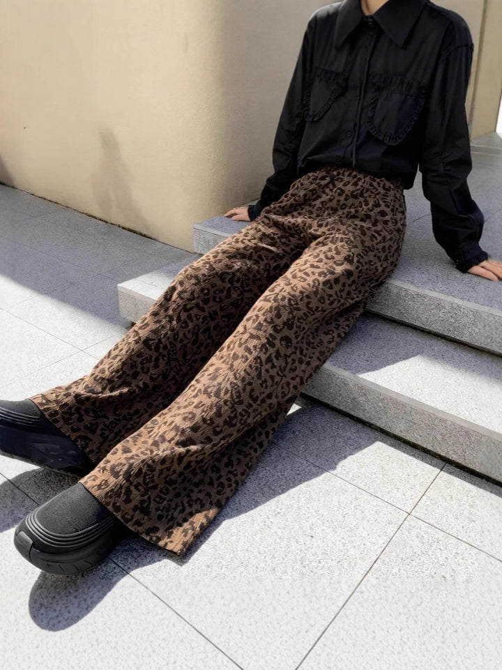 Soft and loose high-waisted straight-leg pants