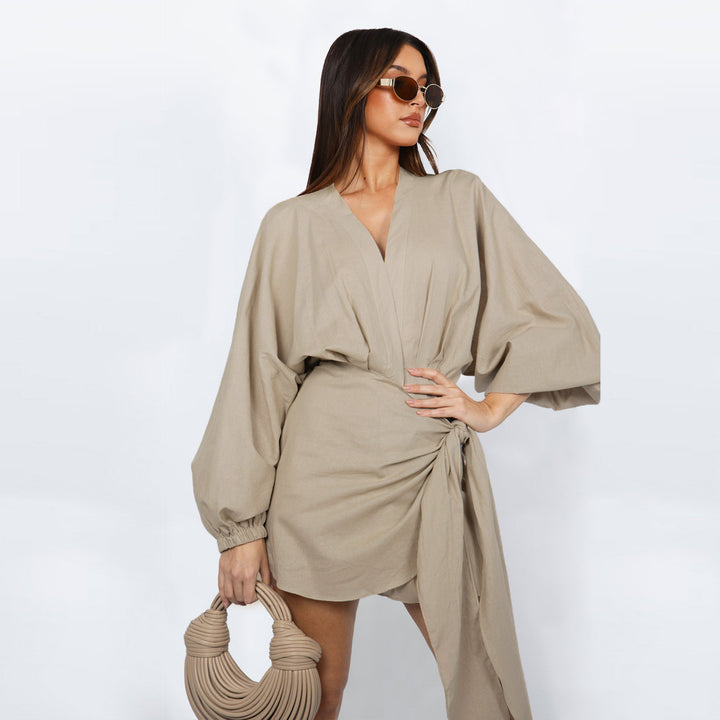 Solid color pleated V-neck dress
