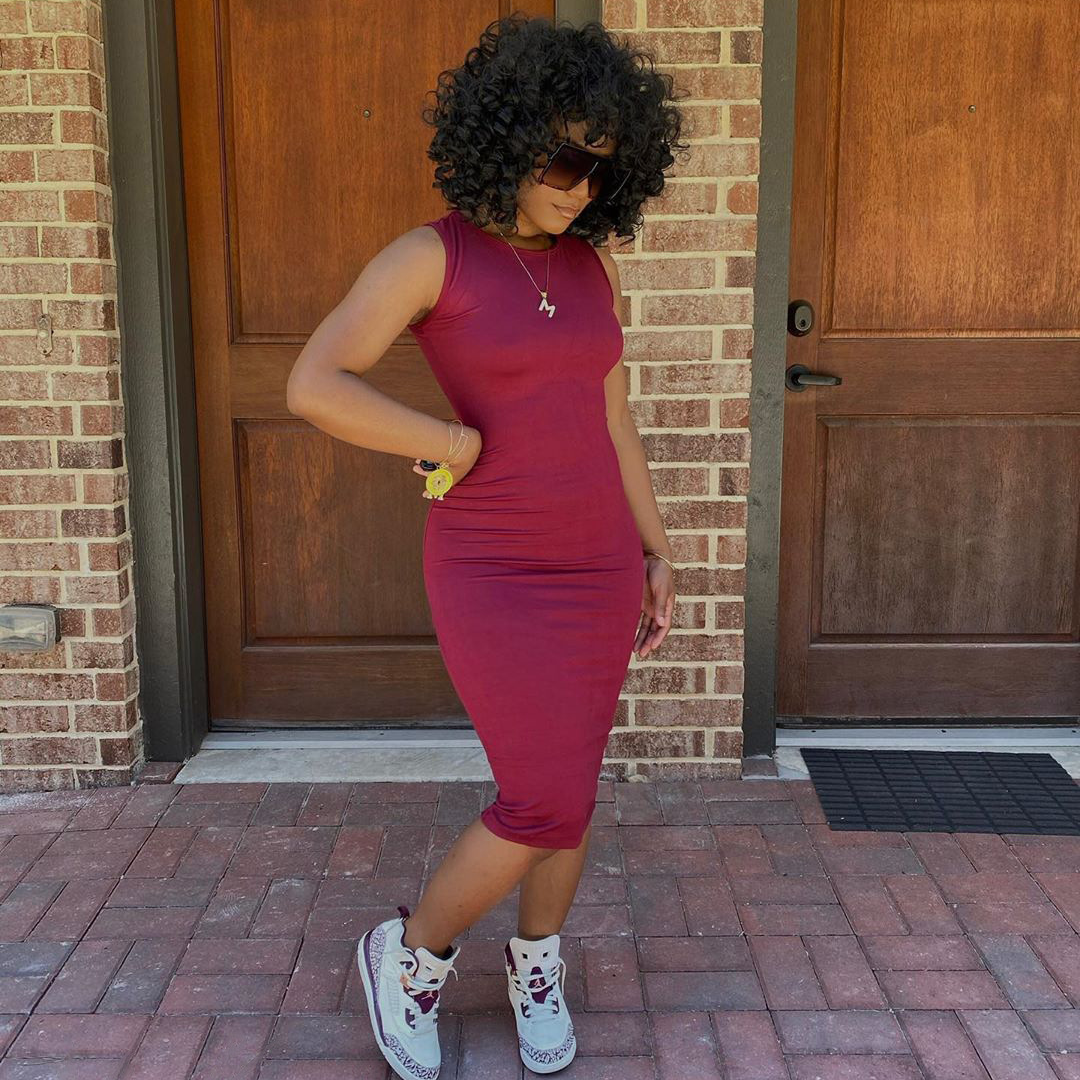 Round neck solid color bodycon dress