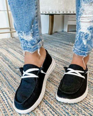 Casual canvas shoes