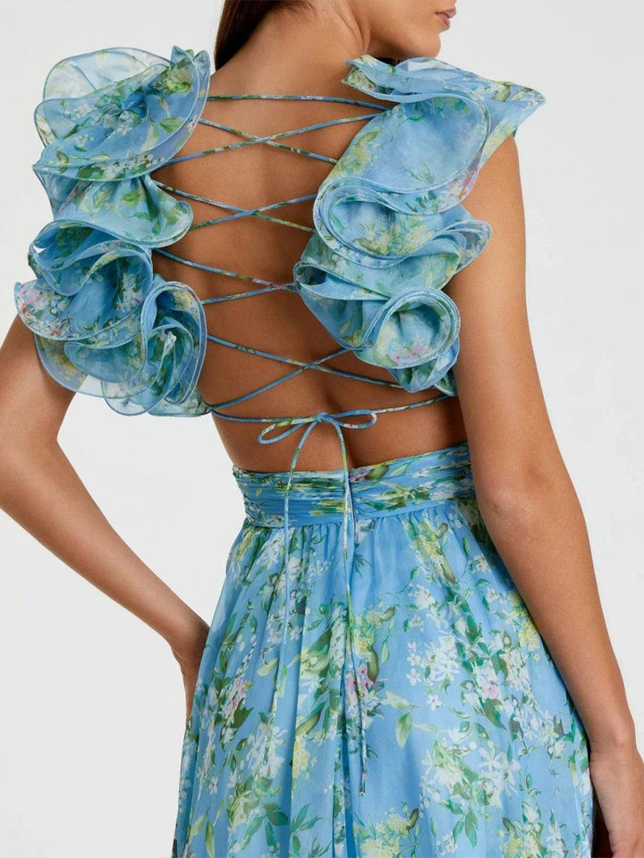 Waist-revealing lace-trimmed fitted long dress