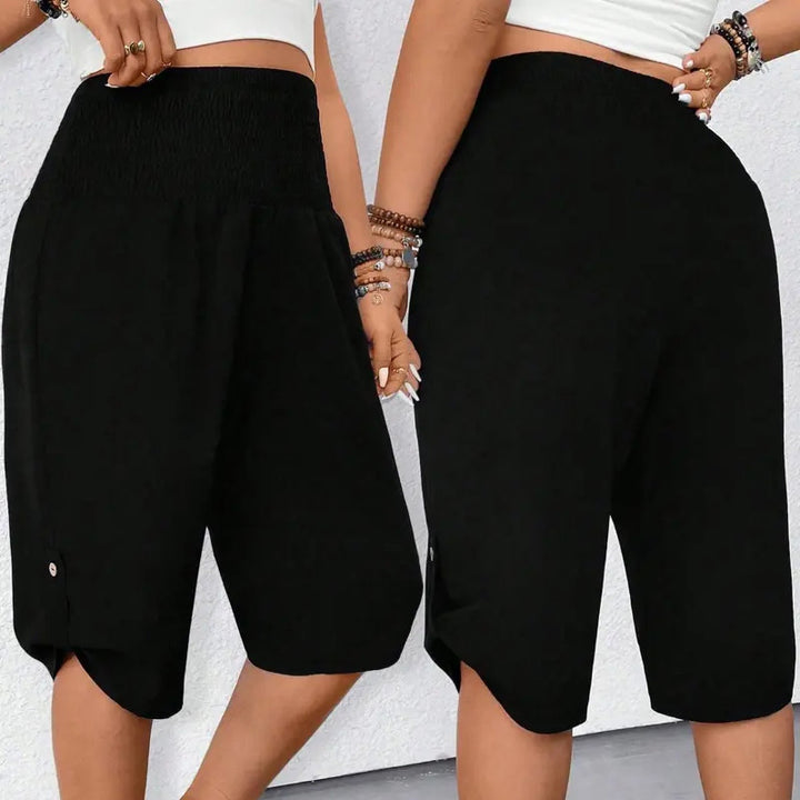 Casual loose-fitting mid-length trousers