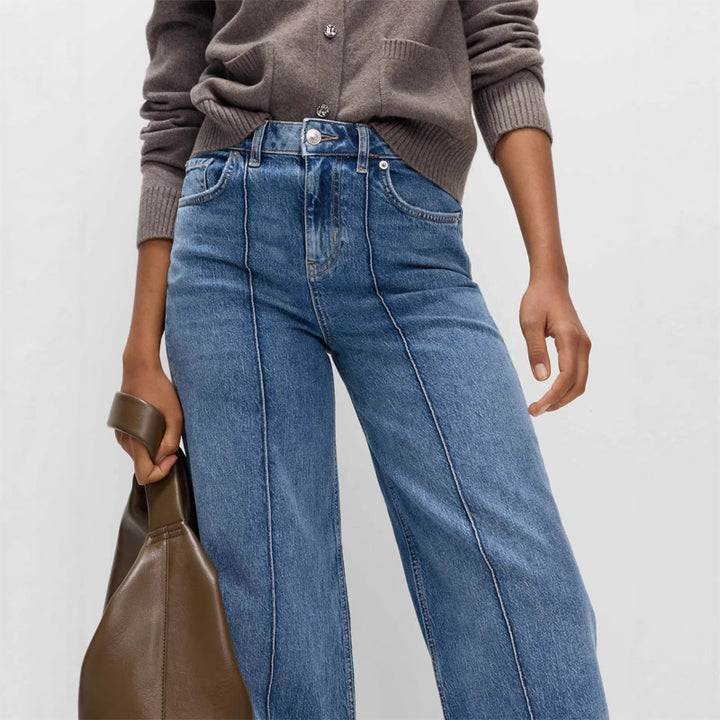 Retro wide-leg jeans with visible stitching
