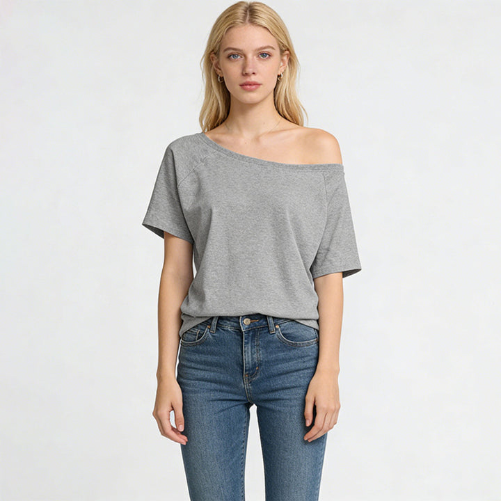 Off-shoulder loose short-sleeved top