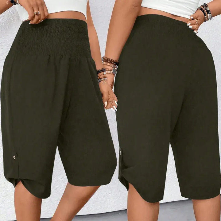 Casual loose-fitting mid-length trousers