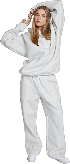 Printed sweatshirt and pants set
