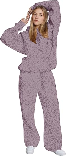 Printed sweatshirt and pants set