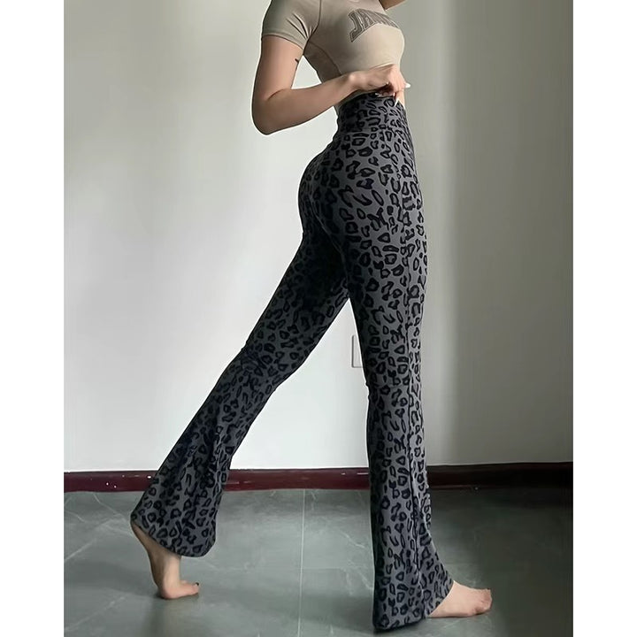 Leopard print high-waisted yoga pants