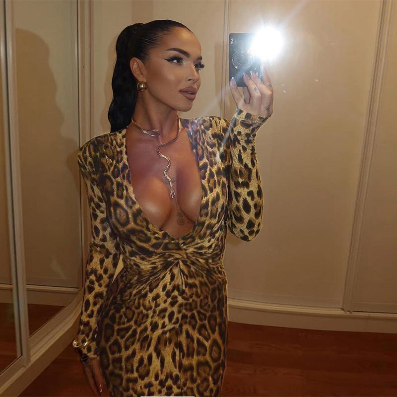 Twisted long-sleeved leopard print dress