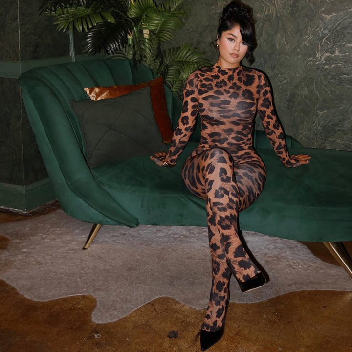 Printed long-sleeved fitted top and slim-fit pants set