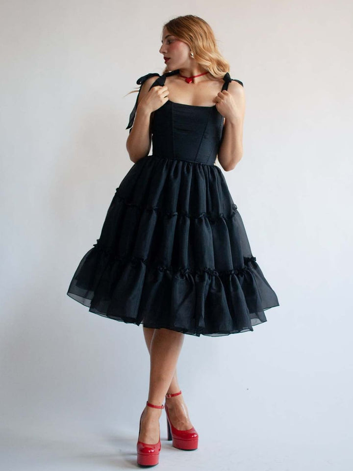 Solid color high-waisted sleeveless dress