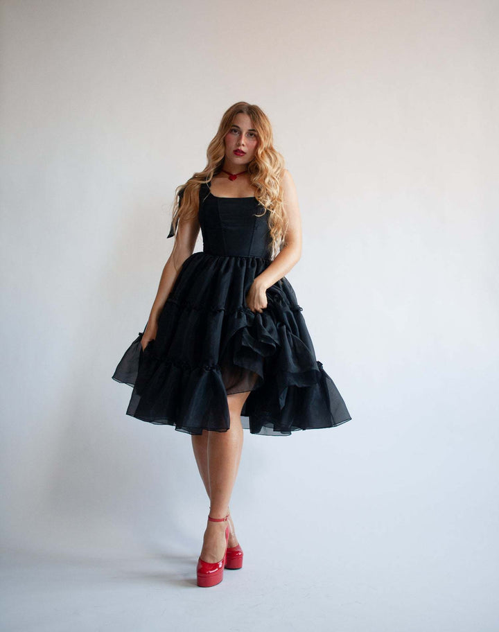 Solid color high-waisted sleeveless dress