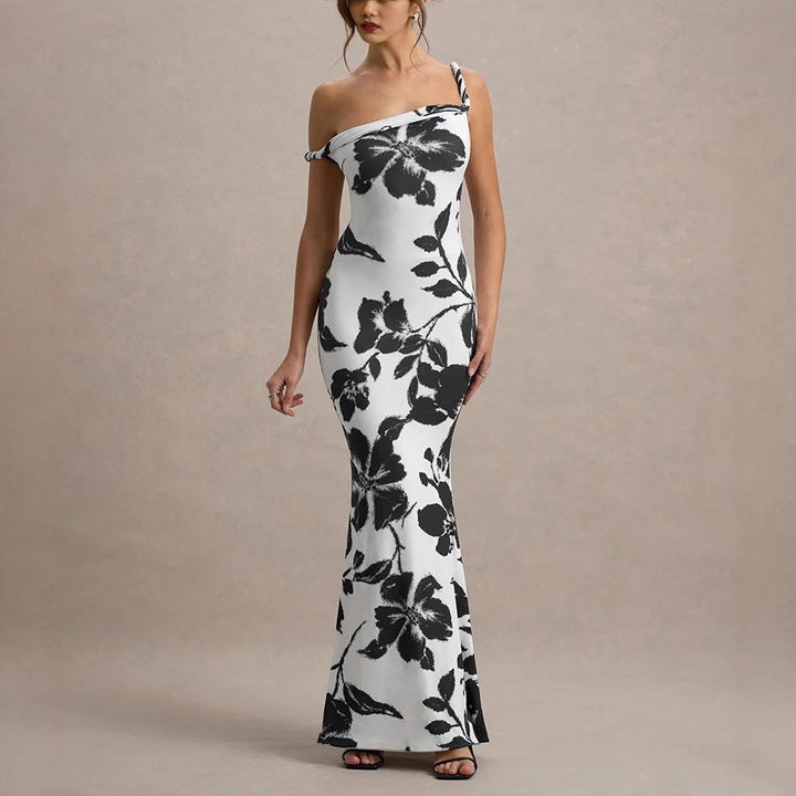 Spaghetti strap backless fitted long dress