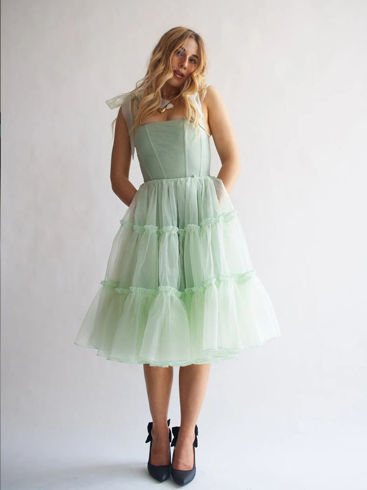 Solid color high-waisted sleeveless dress