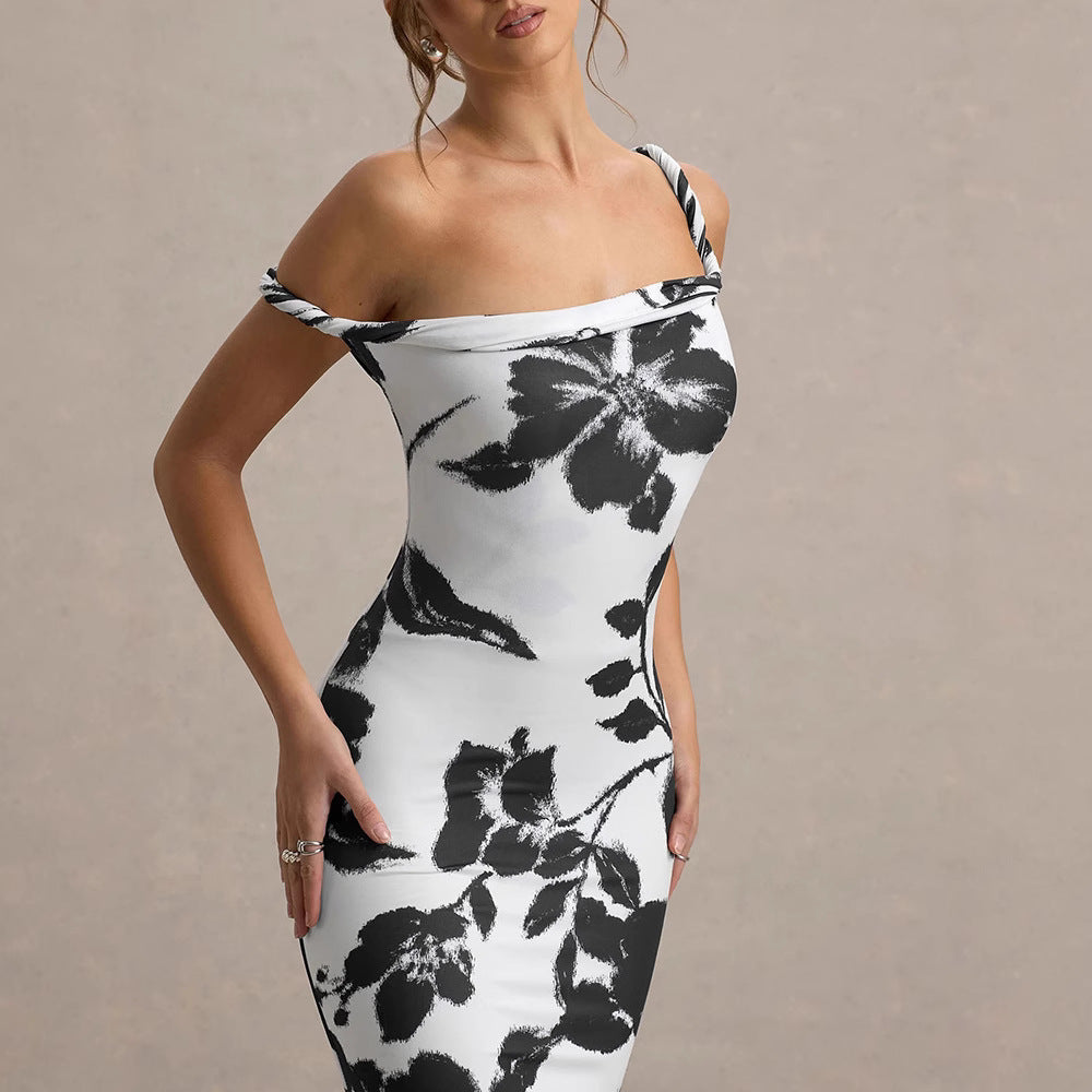 Spaghetti strap backless fitted long dress