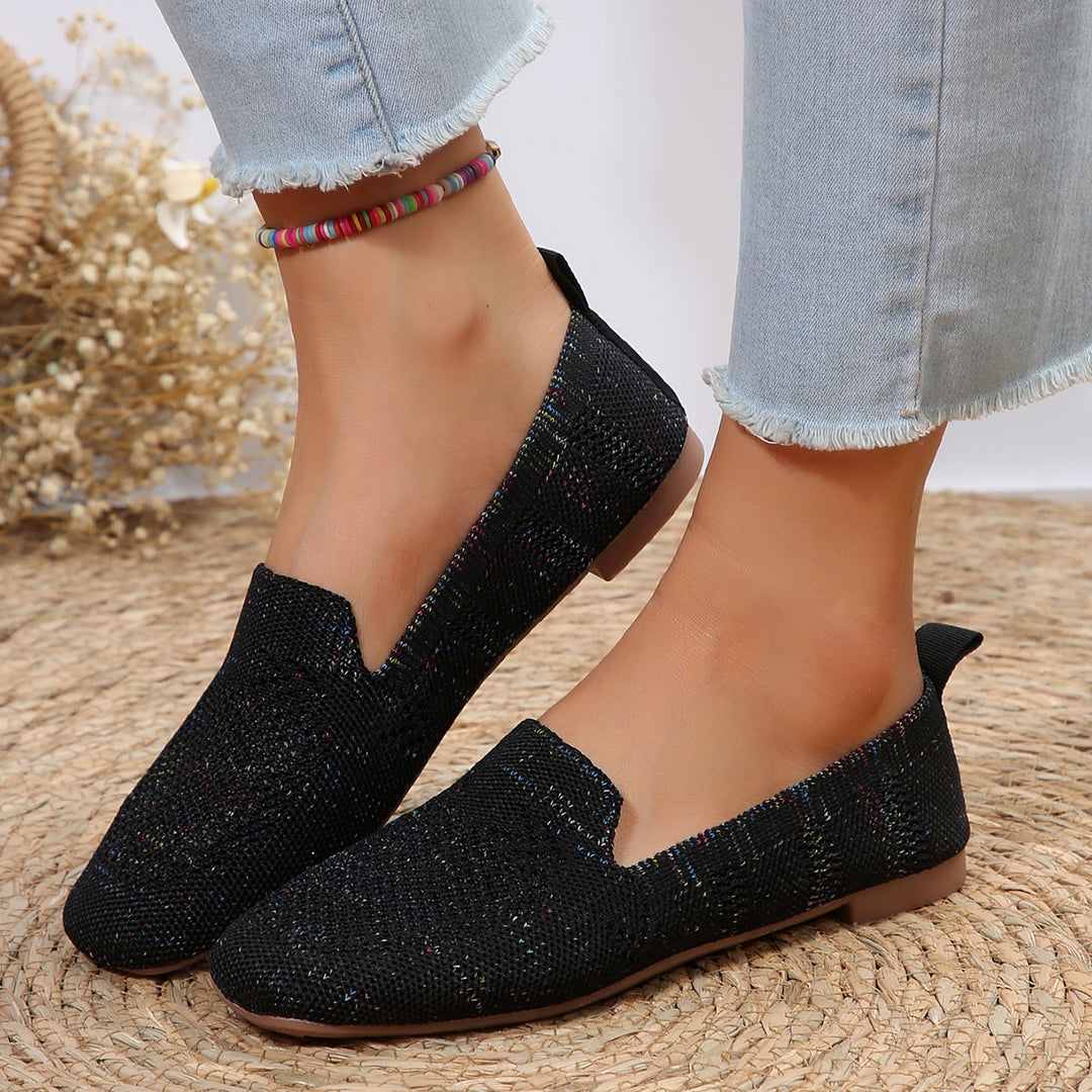Round-toe flat shoes