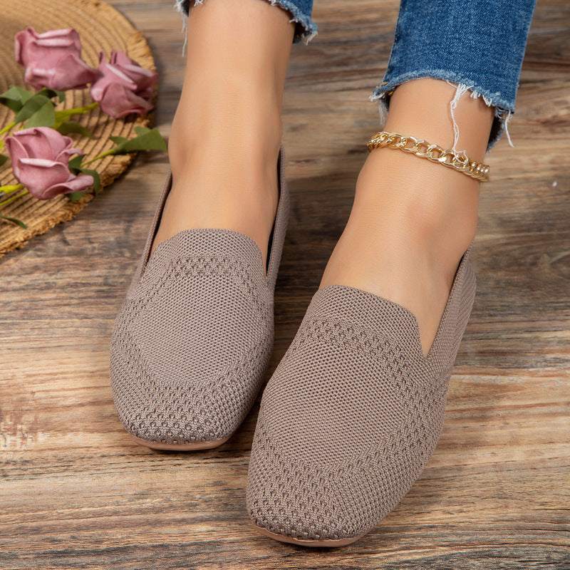 Round-toe flat shoes