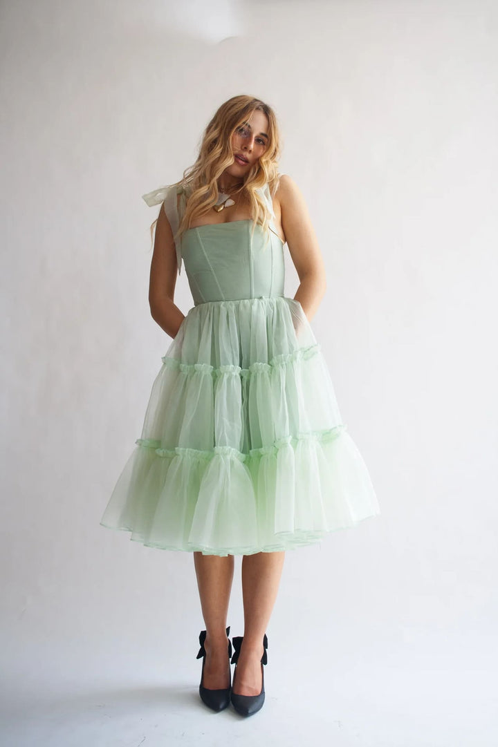 Solid color high-waisted sleeveless dress