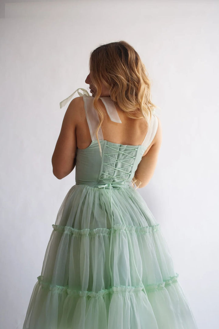 Solid color high-waisted sleeveless dress