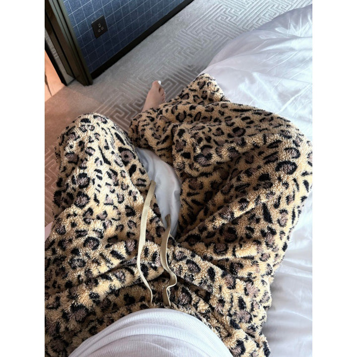 Fleece-lined and thickened leopard print wide-leg pants