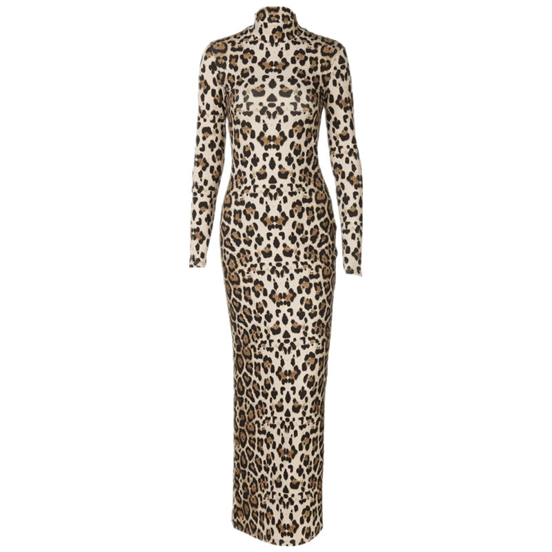 Tight-fitting leopard print long-sleeved dress
