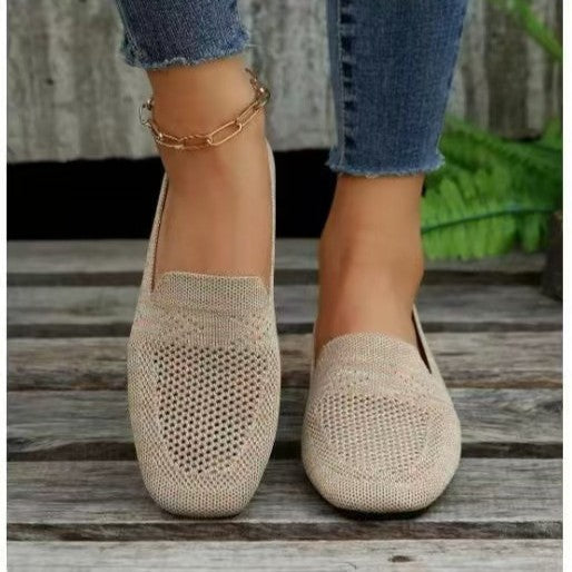 Round-toe flat shoes