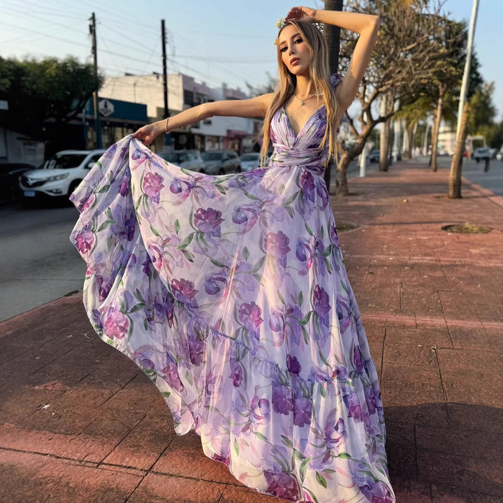 Waist-revealing lace-trimmed fitted long dress