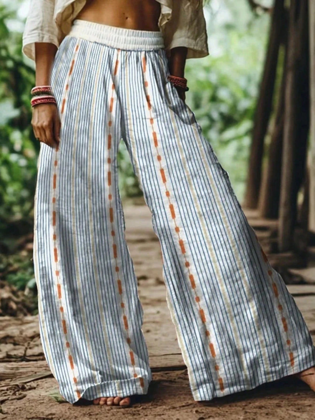 Floral wide-leg trousers with a flowing print