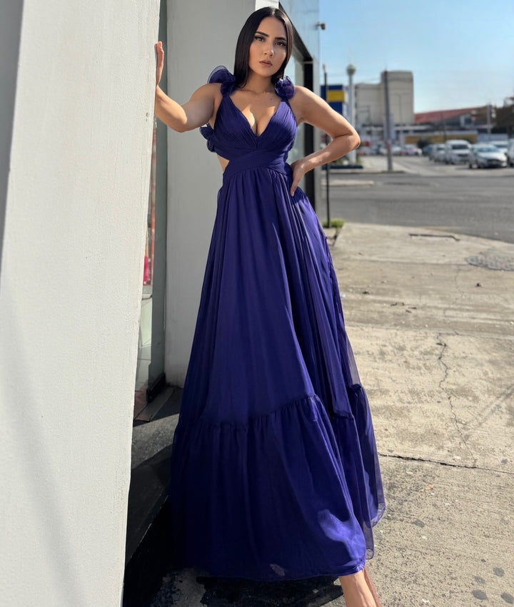 Waist-revealing lace-trimmed fitted long dress
