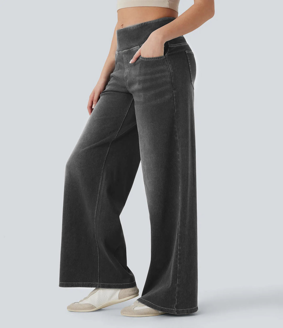 Women's high-waisted loose-fitting jeans