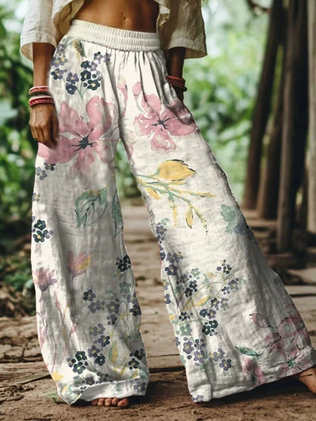 Floral wide-leg trousers with a flowing print