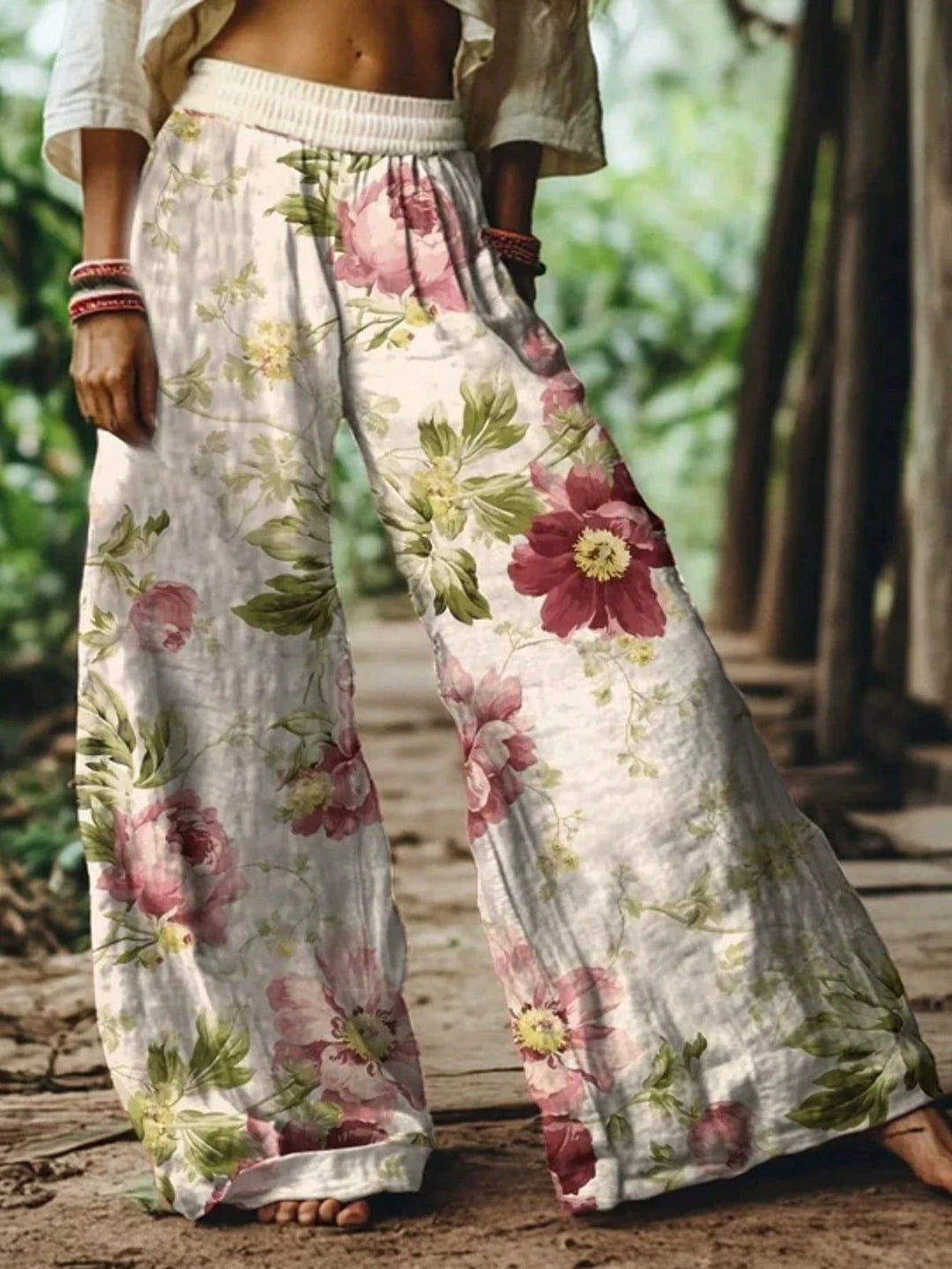 Floral wide-leg trousers with a flowing print