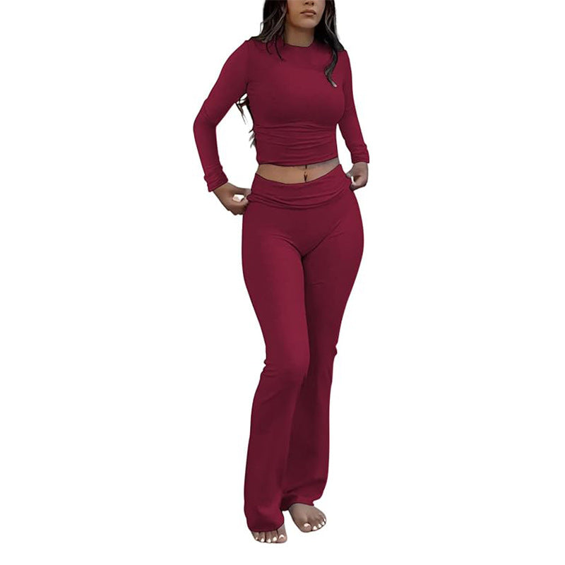 Crew neck T-shirt, low-rise flared pants, tracksuit