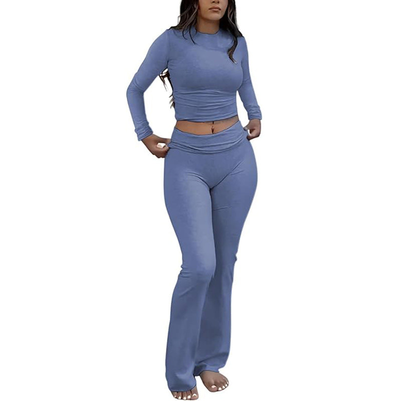 Crew neck T-shirt, low-rise flared pants, tracksuit